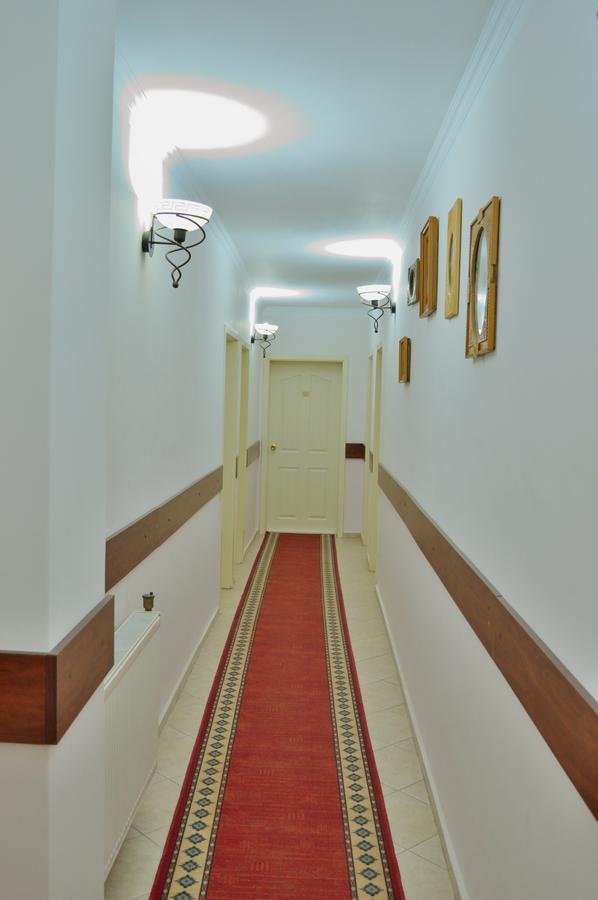 Hotel Kibor Gulubovo  エクステリア 写真